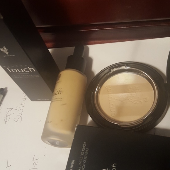 Younique soft hearted bundle - Picture 7 of 8